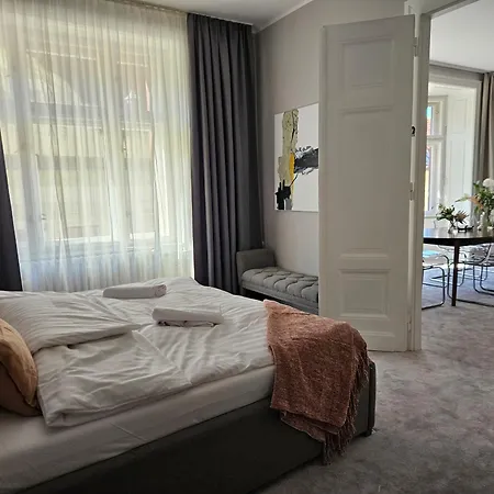 Apartment Design 3br Old Town With Castel & Cathedral View-free Parking Pressburg