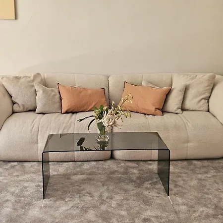 Design 3br Old Town With Castel & Cathedral View-free Parking Apartment