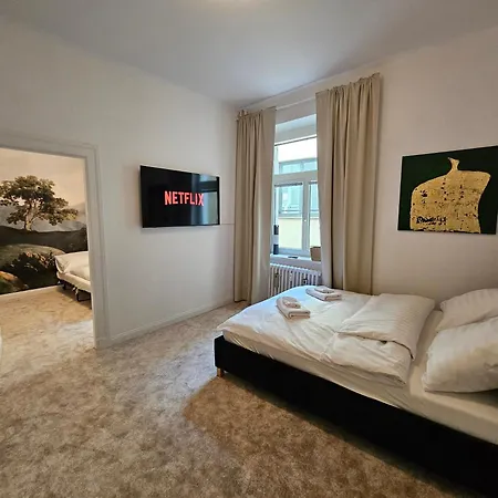 Apartment Design 3br Old Town With Castel & Cathedral View-free Parking