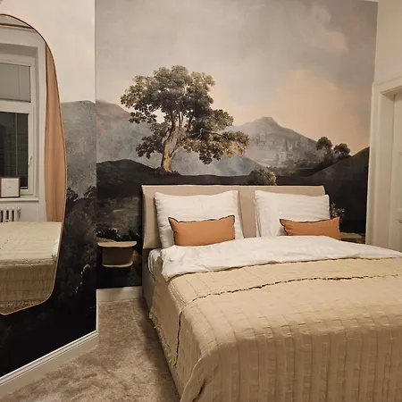 Apartment Design 3br Old Town With Castel & Cathedral View-free Parking